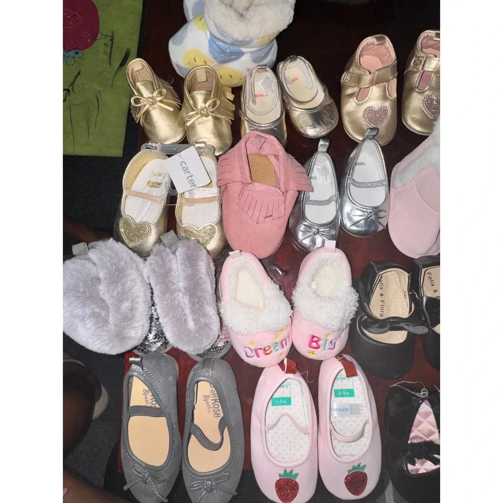 15 pairs of baby shoes